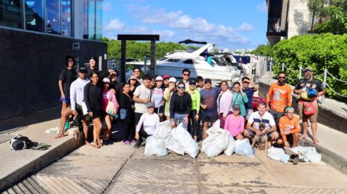 Óscar Rébora encabeza jornada de limpieza en la Laguna Nichupté con participación de la comunidad educativa