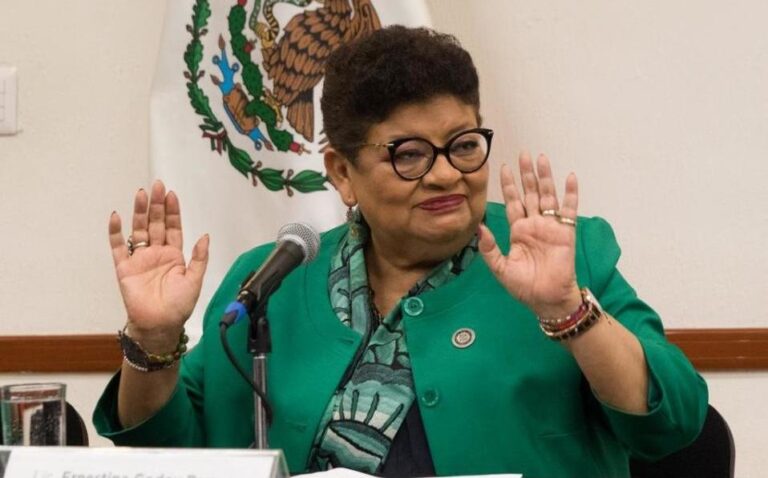 Ernestina Godoy renueva mando regional en FGR