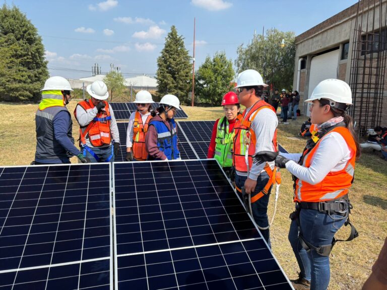 Certificaciones en energía solar fortalecen la transición verde en Puebla