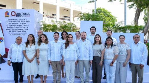 Conmemoran los 51 años de la Constitución de Quintana Roo