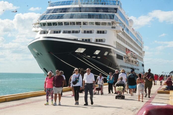 Crucero Azamara Onward visita por primera vez a Yucatán