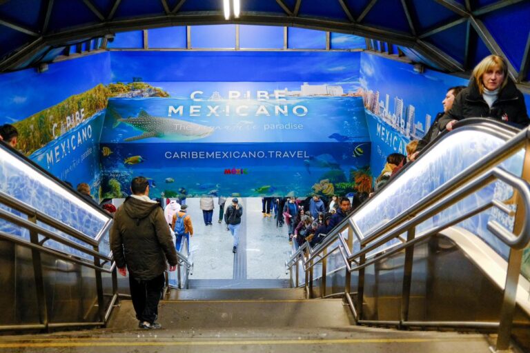 El Caribe Mexicano se proyecta desde la Puerta del Sol en Madrid