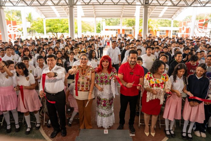 Layda Sansores inaugura y supervisa obras educativas y de salud en Ciudad del Carmen