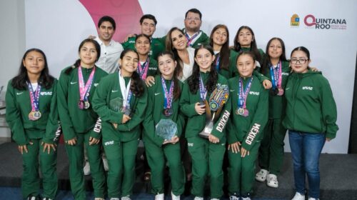Mara Lezama felicita a las "Mayas de Cancún" por conquistar el campeonato continental de flag football