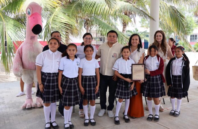 Reconocen a escuelas de Río Lagartos y Las Coloradas por su compromiso ambiental