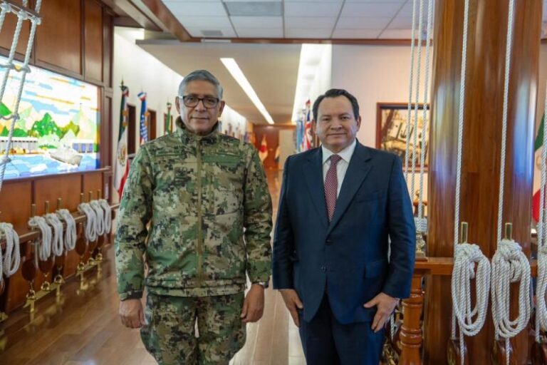 Revisan avances de ampliación del Puerto de Altura de Progreso