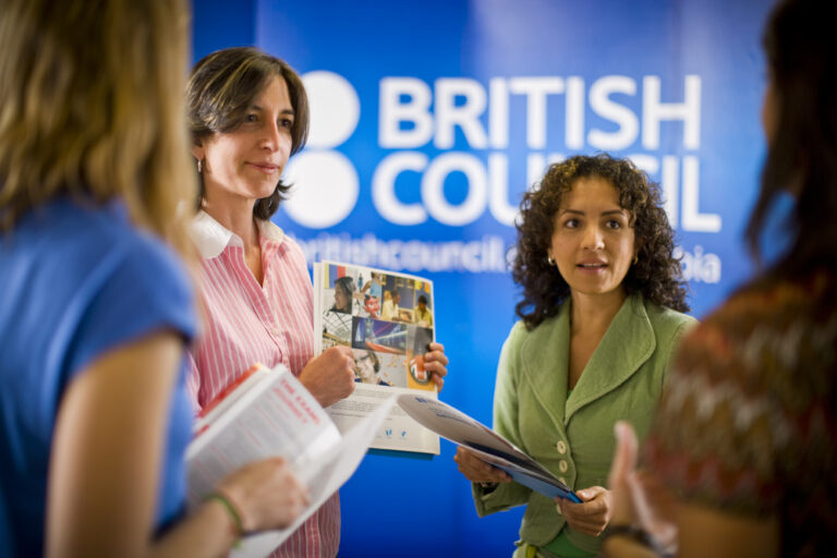 British Council lanza convocatoria nacional de apoyo económico para posgrados en Reino Unido