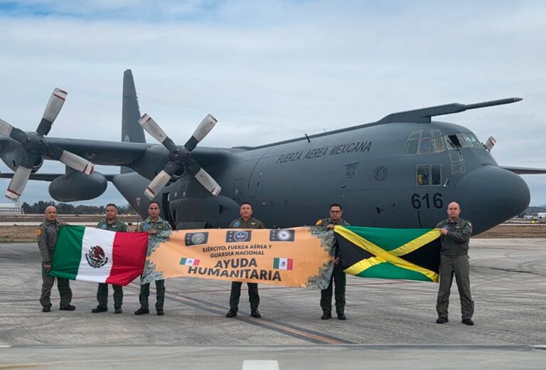 Defensa traslada ayuda humanitaria a Jamaica