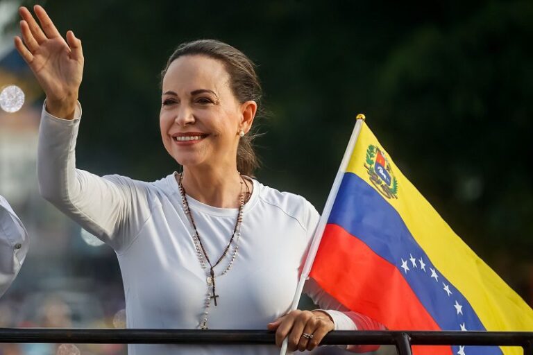 María Corina Machado llama a una “hora decisiva” en Venezuela