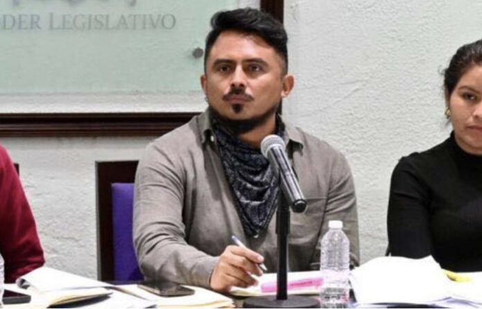 Diputado de Campeche se ampara ante pleito con Layda Sansores