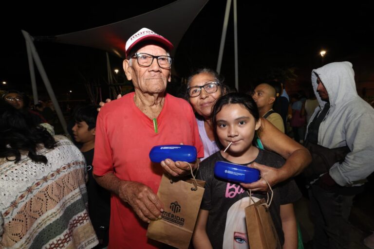 Entregan lentes gratuitos a meridanos