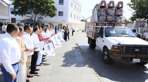 Más de 11 mil estudiantes de Tabasco estrenarán mobiliario escolar