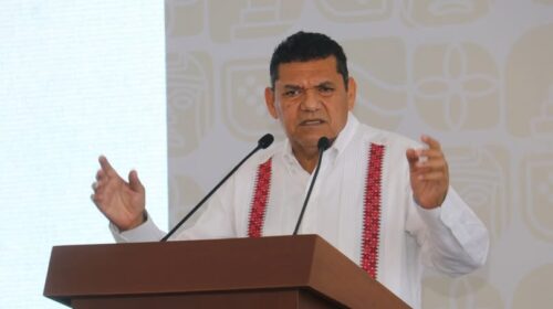 Se atiende a comunidad escolar, aunque no hay pruebas de contaminación de la Refinería Olmeca: Javier May