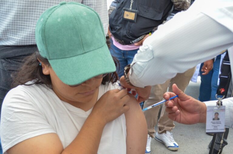 Hay vacunas suficientes contra el sarampión; la meta es llegar a 2.5 millones de dosis aplicadas por semana: Claudia Sheinbaum