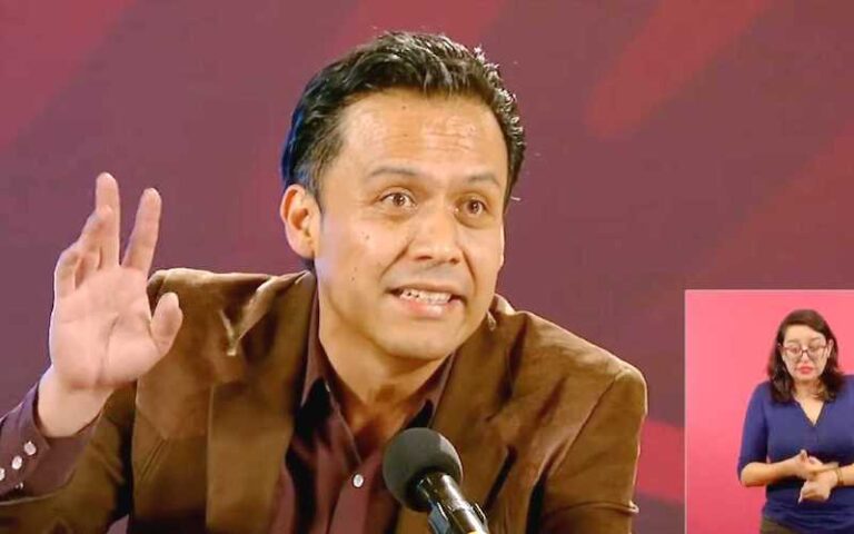 Empleados de la SEP acusan a Marx Arriaga de irregularidades y ‘moches’