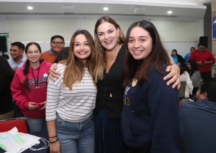 Cecilia Patrón presenta ‘Educación Universitaria para las Mujeres’