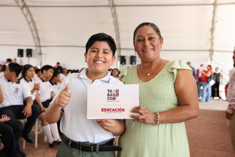 Estudiantes de Jalpa de Méndez son beneficiados con tabletas del programa ‘Inclusión Digital’