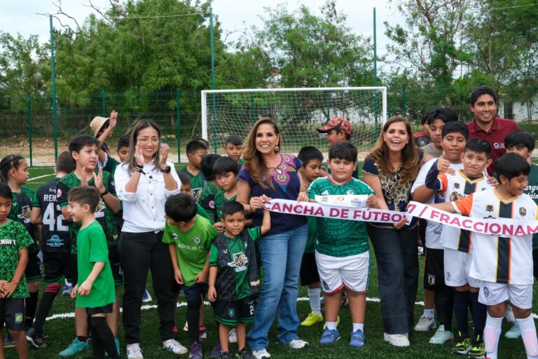 Inauguran multideportivo en Chetumal