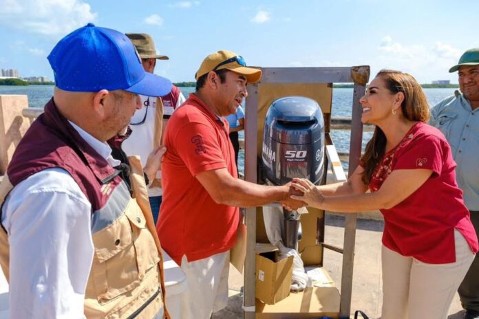 Mara Lezama entrega equipo pesquero por más de 8 mdp