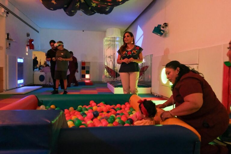 Mara Lezama entrega rehabilitación de cuarto multisensorial del CRIQ