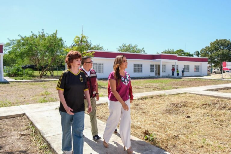 Mara Lezama supervisa restauración de la Casa del Estudiante Indígena en Chetumal