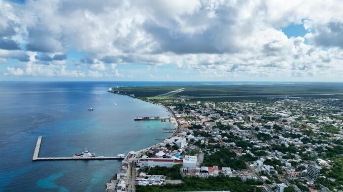 Nueva ruta aérea conecta Montreal con Cozumel