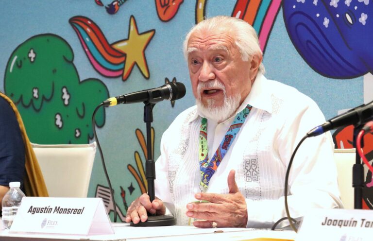 Rinden homenaje al escritor Agustín Monsreal en la FILEY 2026