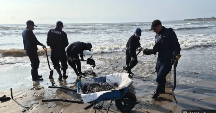 Refuerzan las acciones ante el derrame de hidrocarburo en el Golfo de México