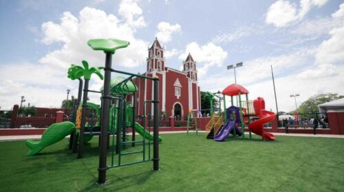 Díaz Mena entrega parques rehabilitados para las familias de Baca