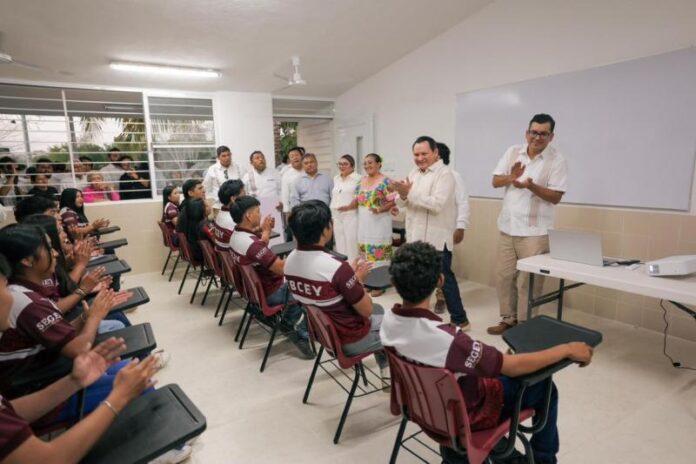 Entregan obras de infraestructura educativa y desarrollo rural en Ticul