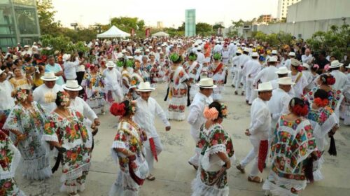 Jaraneros celebran el Día Internacional de la Danza en el Gran Museo del Mundo Maya