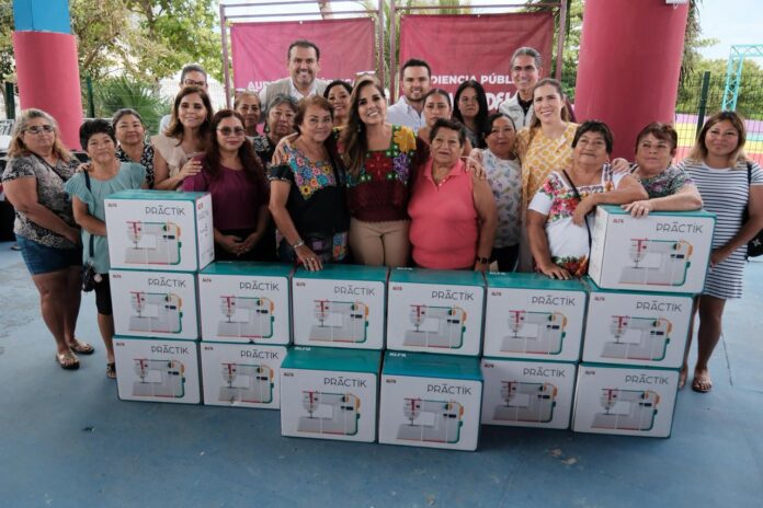 Mara Lezama lleva apoyos directos a familias de Isla Mujeres
