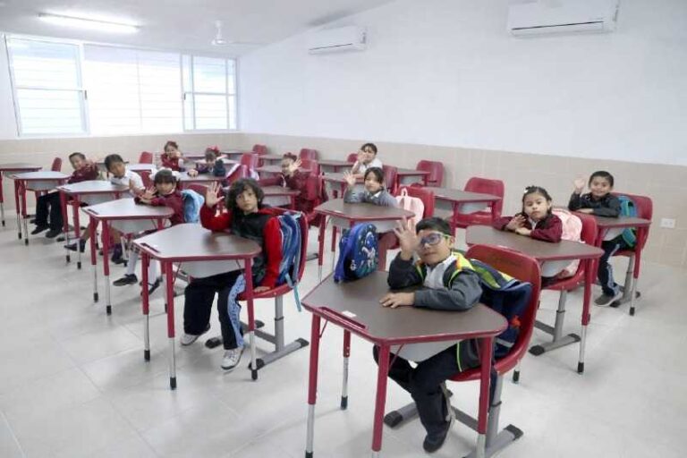 Más de 500 mil alumnos regresan a clases en Yucatán
