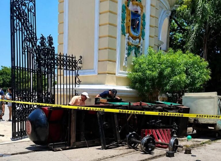 Se descarrila ‘trenecito‘ del Parque Zoológico El Centenario