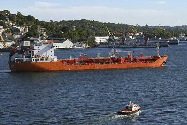 Los petroleros iraníes dan media vuelta mientras el bloqueo de EE. UU. ahoga el tráfico en Ormuz