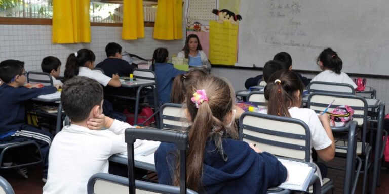 Atribuye Claudia Sheinbaum caída en matrícula de preescolar a menor número de niños en edad escolar; señala reducción en la tasa de natalidad