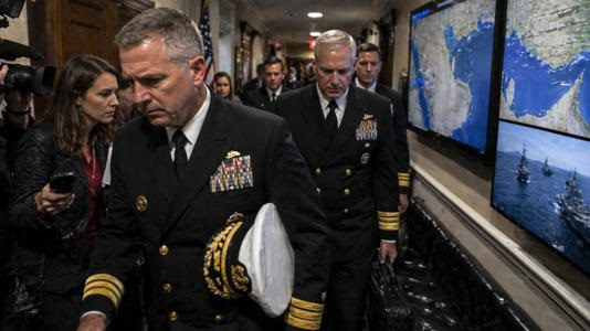 Destituye el Pentágono al secretario de la Marina