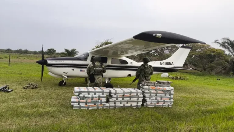Aseguran aeronave con más de media tonelada de cocaína en Tabasco