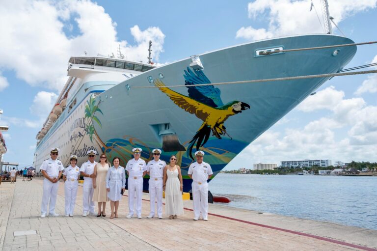 Cozumel recibe, por primera vez, al crucero “Margaritaville at Sea Paradise”
