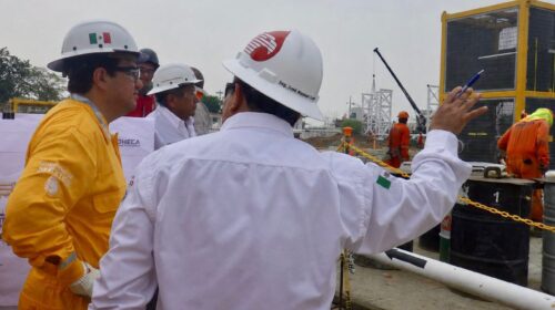 Director de Pemex supervisa obra electromecánica en Campo Bakté, Tabasco