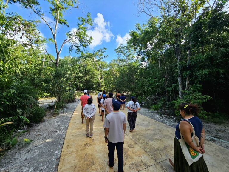 FPMC realiza una “Caminata Consciente” en el Parque Urbano Corazón