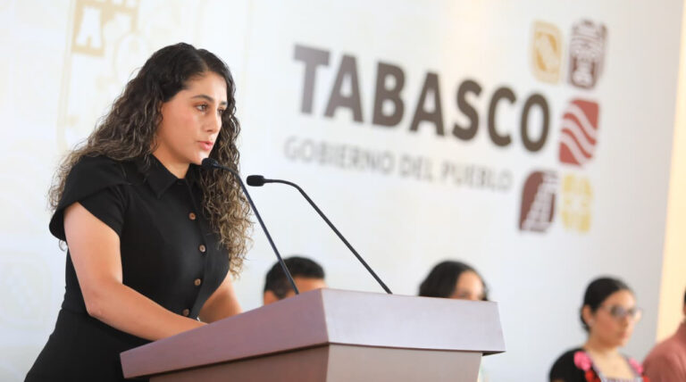 Gobierno de Tabasco regulariza salarios de 2,137 trabajadores estatales