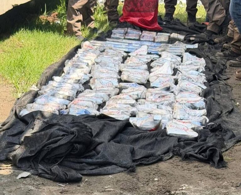 Hallan arsenal y cocaína en Tapachula, Chiapas