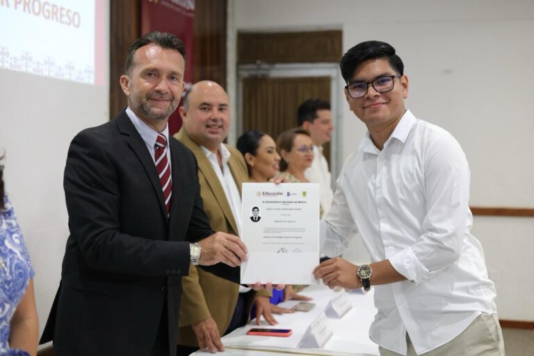 Tecnológico de Progreso entrega 148 títulos profesionales
