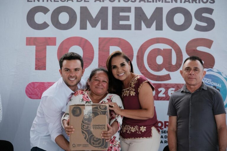Mara Lezama entrega apoyos alimentarios y nuevas tarjetas de “Comemos Tod@s” en Cancún