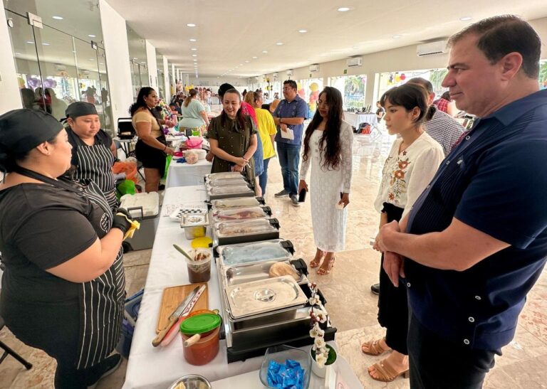 Realizan con éxito el Segundo Tianguis del Emprendimiento en Chetumal
