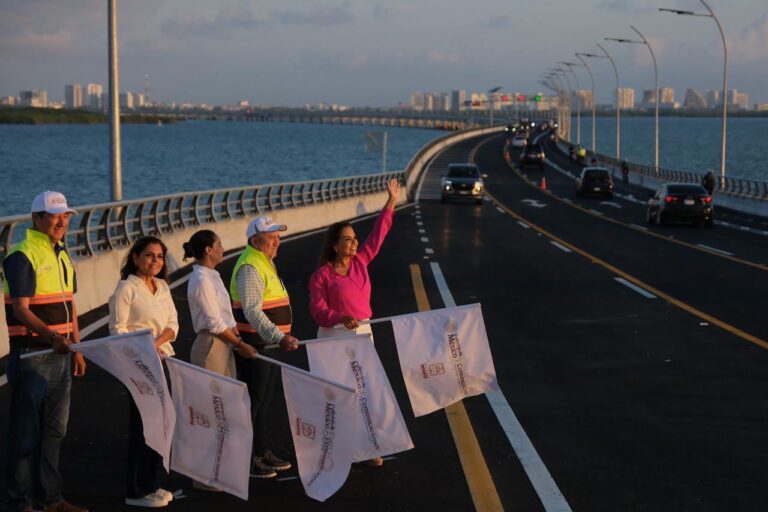 Histórico amanecer en Cancún: abren la circulación en el Puente Vehicular Nichupté