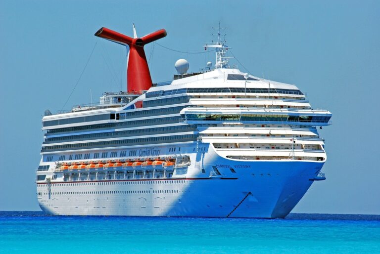 Carnival, Royal Caribbean y otras navieras perderán 440 millones de dólares tras fallo por operar en muelles en Cuba