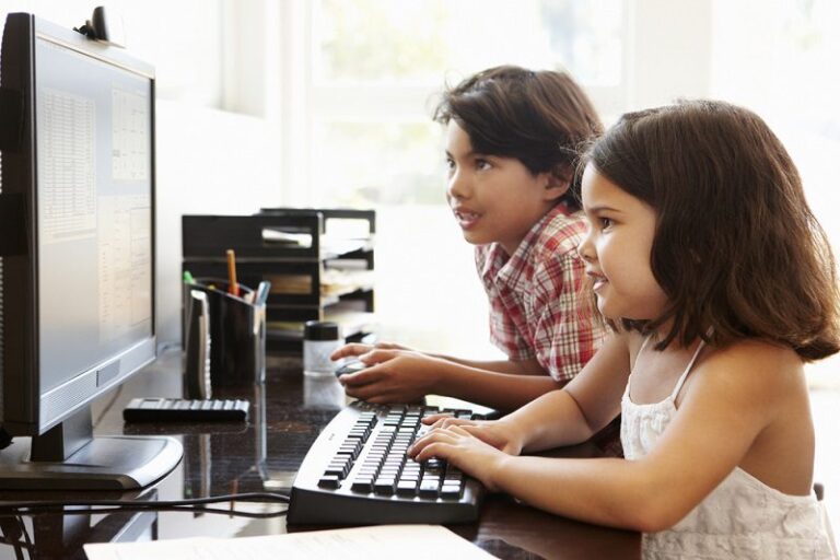 Mexicanos destinan seis horas al día para navegar en internet, según nuevo estudio