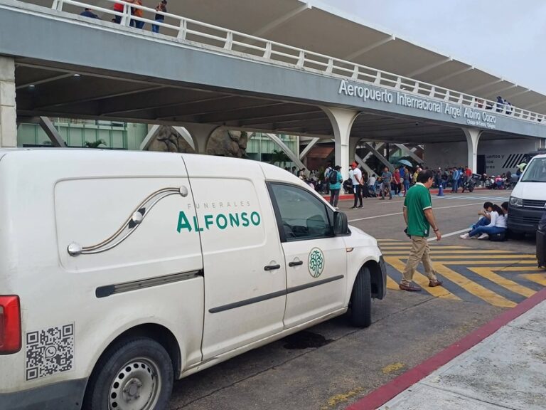 CNTE desata el caos en el Aeropuerto Internacional ‘Ángel Albino Corzo‘ en Chiapas